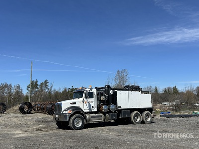 2018 Peterbilt 348 Camion pelleteuse sous vide