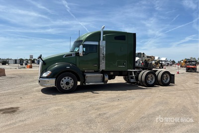 2018 Kenworth T880 6x4 تراكتور شاحنة كابينة النوم (ثنائية المحور)