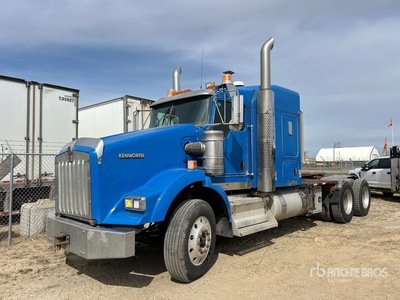 2012 Kenworth T800 6x4 T/A Sleeper Truck Tractor (Inoperable)
