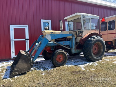 Case 832 Ciągnik 2WD (Inoperable)