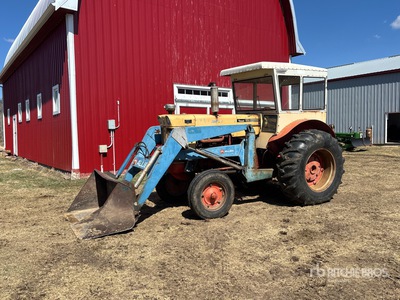 Case 832 2WD Tractor (Inoperable)