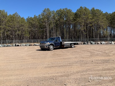 2011 Ford F-550 XLT 4x2 Rollback Truck