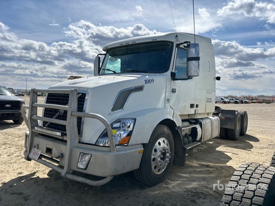 2015 Volvo VNL 6x4 Cabeza Tractora Cabina Dormitorio
