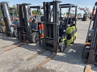 Clark C25CL 4500 lb Cushion Tire Forklift (Inoperable)