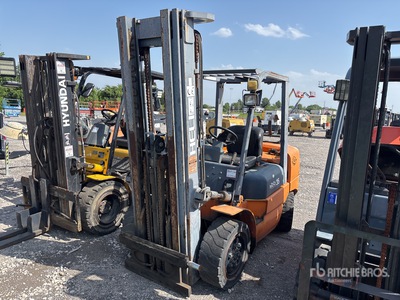 Series H20035 6000 lb Cushion Tire Heftruck