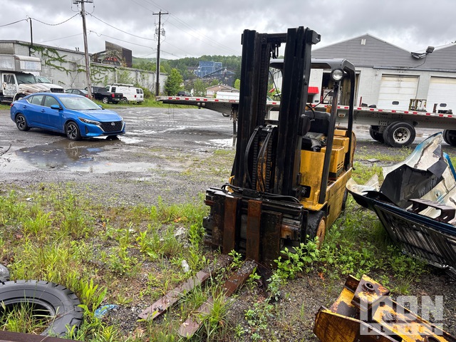 1991 Cat Cushion Tire Forklift (Inoperable)