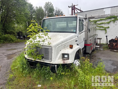 1999 Freightliner FL70 4x2 Water vrachtwagen (Inoperable)