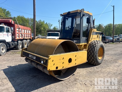 1997 Cat CS563C Smooth Drum Compactor
