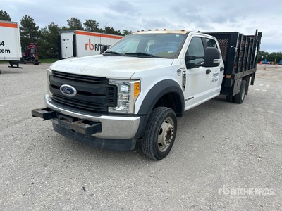 2017 Ford F-550 4x4 Crew Cab Flatbed Truck