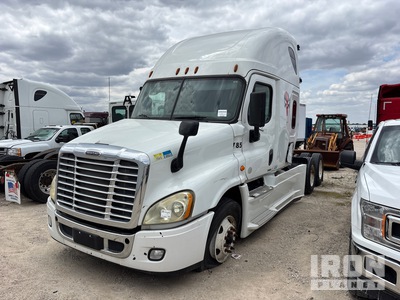 2016 Freightliner Cascadia 125 6x4 T/A Sleeper Truck Tractor (Inoperable)