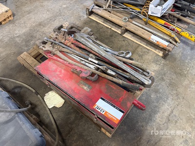 Quantity of Pipe Wrench's