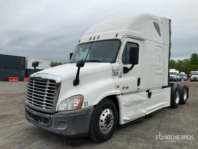 2016 Freightliner Cascadia 125 6x4 T/A Sleeper Truck Tractor