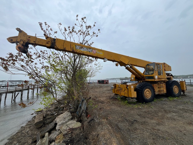 Pettibone 70SC 35 ton 4x4 Rough Terrain Crane