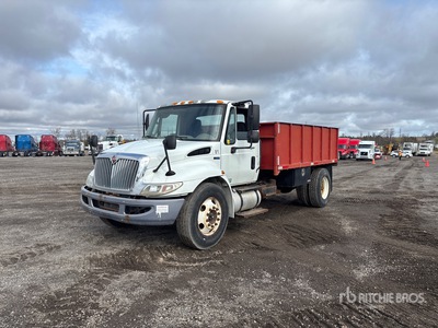 2013 International Durastar 4300 4x2 Flatbed Truck