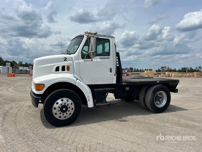 1998 Ford L8501 4x2 Flatbed Truck