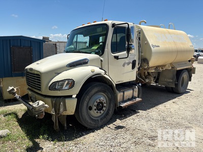2013 Freightliner 4000 gal 4x2 Camion cisterna de agua