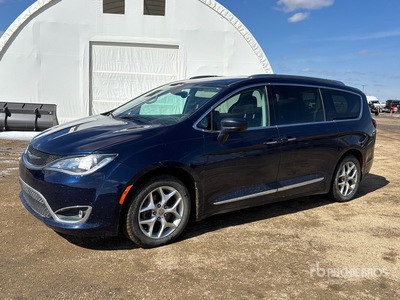2017 Chrysler Pacifica Minicamioneta