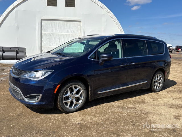 2017 Chrysler Pacifica 2017 Chrysler Pacifica Minivan