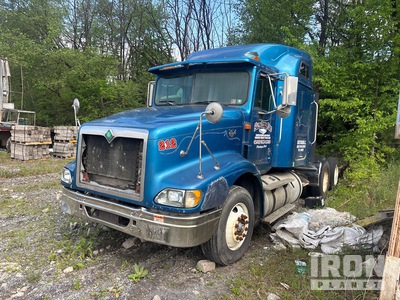 2000 International 9200 6x4 T/A Sleeper Truck Tractor (Inoperable)
