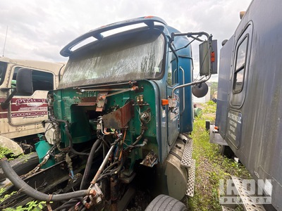 2004 International 9200i 6x4 T/A Sleeper Truck Tractor (Inoperable)