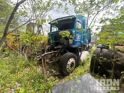 2000 International 9200 6x4 T/A Sleeper Truck Tractor (Inoperable)