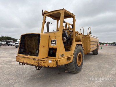2004 John Deere 762B 5000 gal Water Wagon