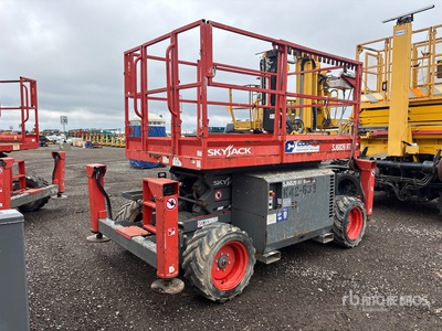 2018 Skyjack SJ6826 RT 4x4 Dual Fuel Scissor Lift