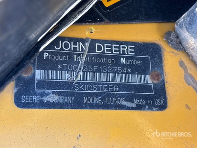 John Deere 325 Skid Steer Loader