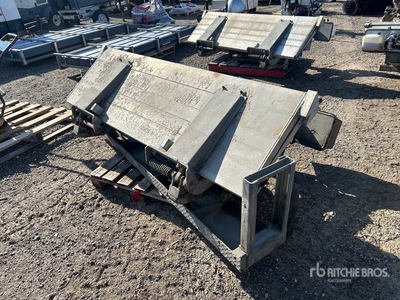 Maxon Hydraulic Lift Gate