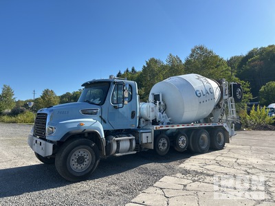 Freightliner 114SD 12x4 شاحنة خلاط