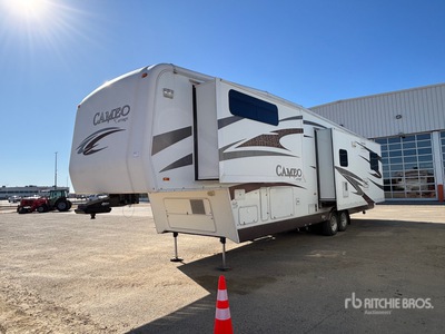2010 Cameo Carriage Inc. 37 ft T/A Reisaanhangwagen