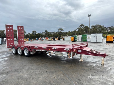 2018 FWR 9 m Tri/A Equipment Trailer