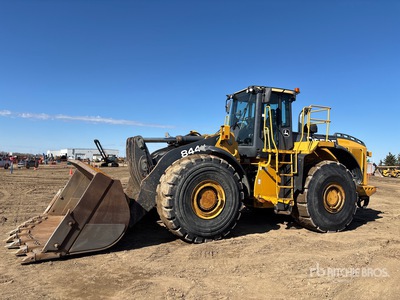 2012 John Deere 844K Pala gommata