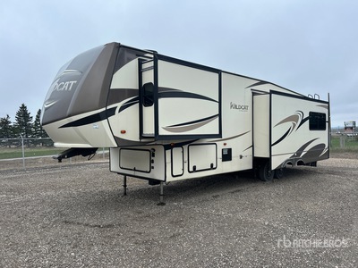 2019 Wildcat 34WB Forest River 36 ft T/A Travel Trailer