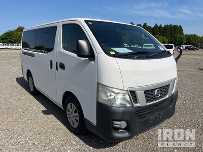 2015 年 Nissan NV350 Caravan Passenger Van