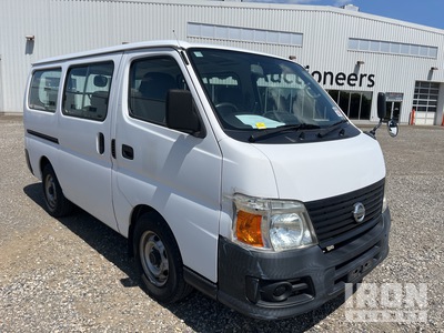 2011 年 Nissan Caravan Passenger Van