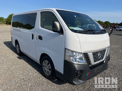 2017 年 Nissan NV350 Caravan Passenger Van