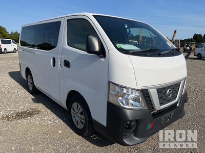 2017 年 Nissan NV350 Caravan Passenger Van