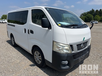 2015 年 Nissan NV350 Caravan Passenger Van