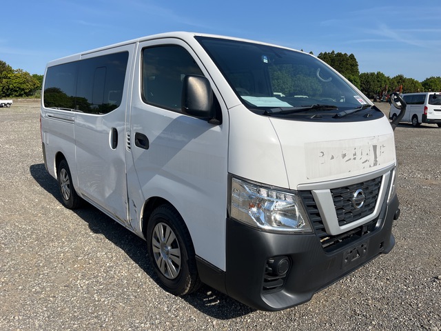 2019 年 Nissan NV350 Caravan Passenger Van