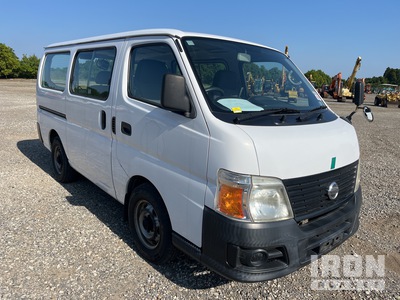 2011 年 Nissan Caravan Passenger Van