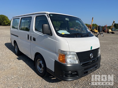 2011 年 Nissan Caravan Passenger Van