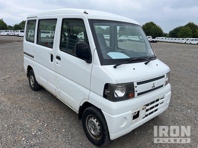 2011 Mitsubishi MINICAB Automobile