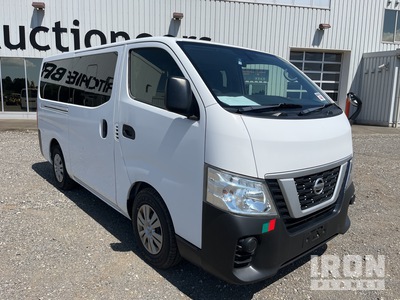 2017 年 Nissan NV350 Caravan Passenger Van