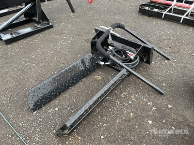 2026 GIYI GY-MHF44 Mini Skid Steer Horizontal Clamp Forks Varios implementos minicargadora (Unused)