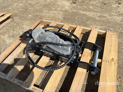 2026 GIYI GY-XJ3T 30 in Hydraulic Excavator Thumb - Fits Cat (Unused)