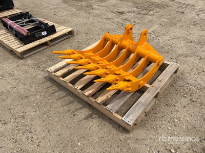 2026 GIYI 32 in Excavator Rake - Fits Cat 305 (Unused)