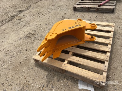 2026 GIYI GY-BK 12 in Excavator Bucket - Fits Cat 305 (Unused)