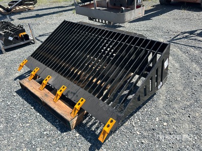 2026 GIYI GY-RB66 66 in Rock Skid Steer Bucket (Unused)