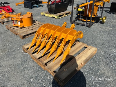 2026 GIYI 31 in Excavator Rake - Fits Cat 305 (Unused)
